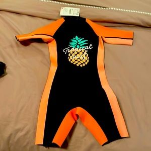 Girls NWT rash guard size 6-7